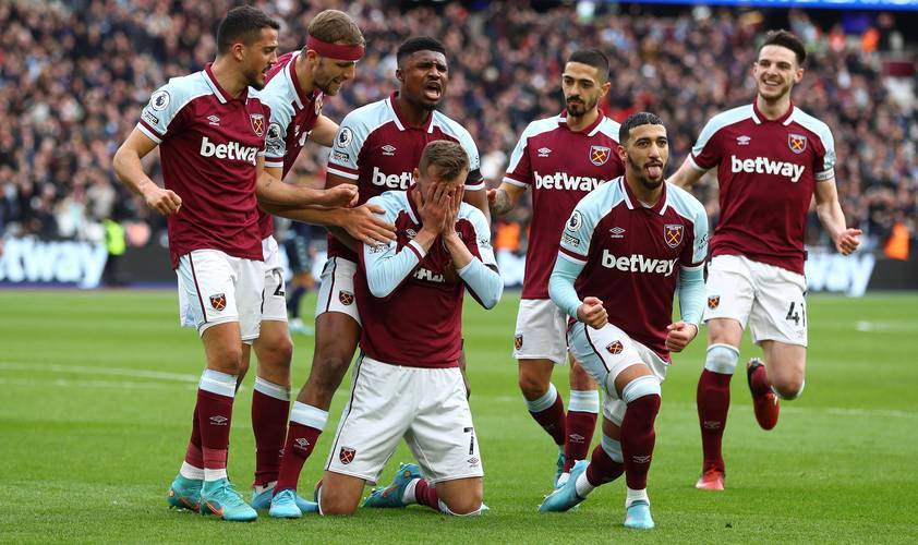 TA分析3-4-3阵型：从链式防守到战术万花筒，攻守易形的现代解法