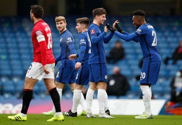 0-2！3-2！费内巴切女排夺冠瓦尔加斯MVP博斯科维奇24分难救主