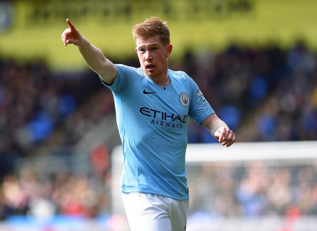 篮球篮网结束连败，全队积极庆祝